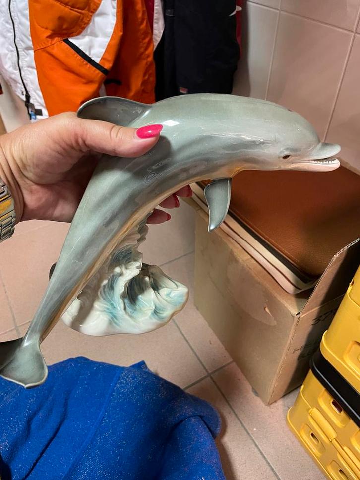 Goebel Dolfijn Beeldje - Porselein, Verzamelen, Beelden en Beeldjes, Zo goed als nieuw, Dier, Ophalen of Verzenden