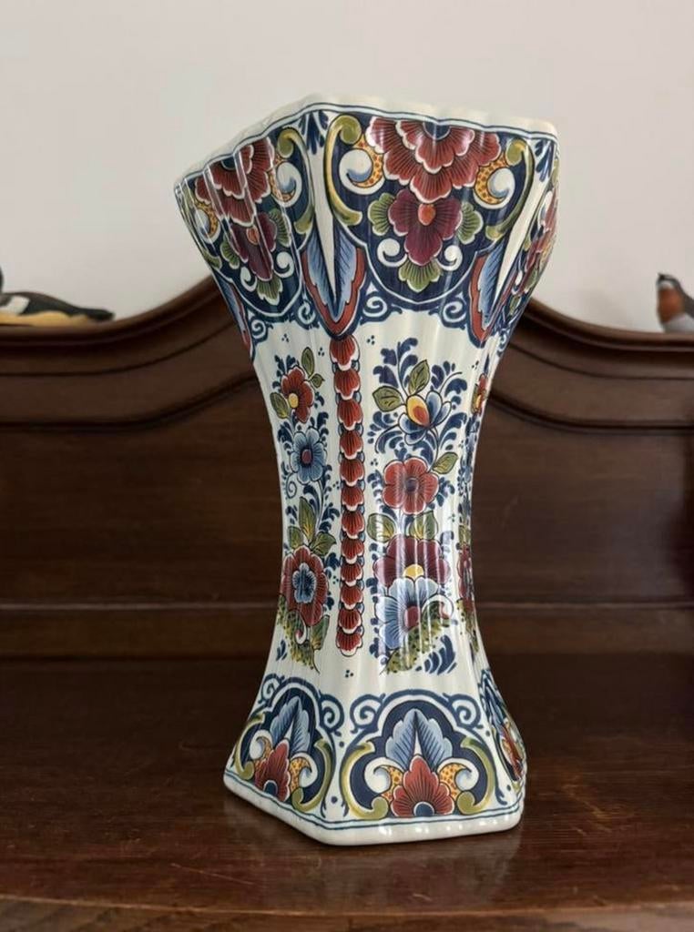 Plateel vaas, Delfts, Antiek, 27 cm, Antiek en Kunst, Ophalen of Verzenden