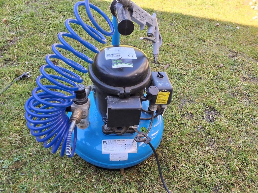 compressor, Doe-het-zelf en Verbouw, Compressors, Ophalen, Zo goed als nieuw, Minder dan 200 liter/min, Olievrij