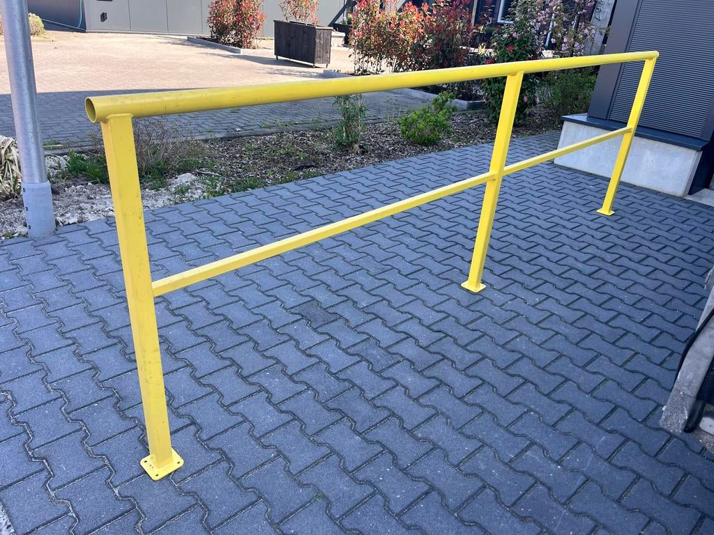 Stalen Geel hekwerk/balustrade - 360x110 cm, Ophalen of Verzenden, Gebruikt, IJzer, Overige typen