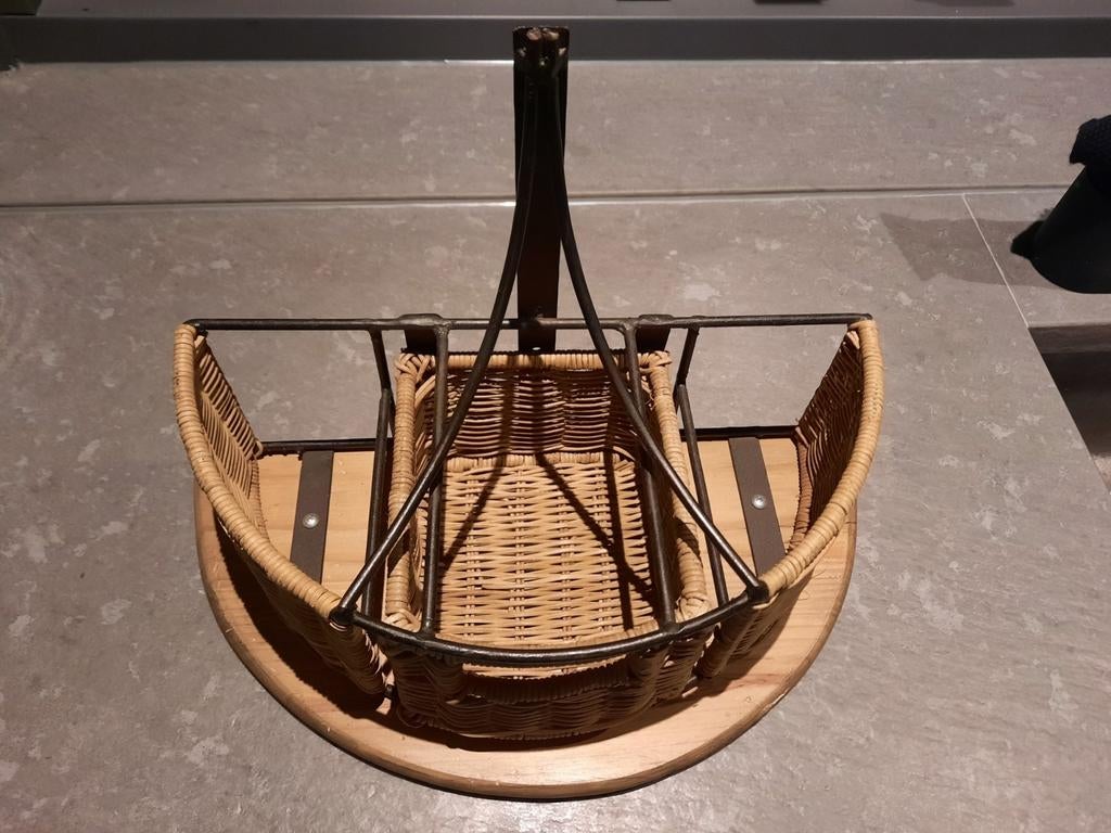 Leuke wandplank met mandje
retro vintage brocante, Ophalen of Verzenden, Zo goed als nieuw