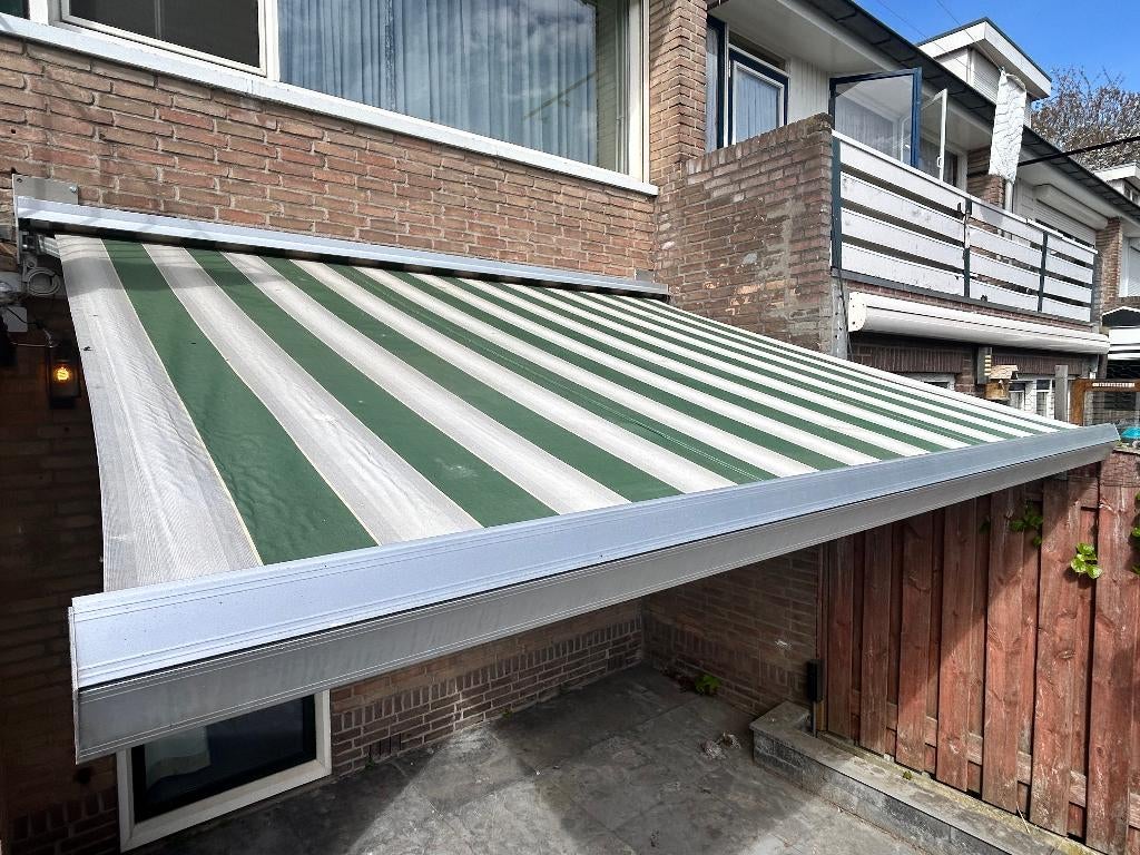 Elektrisch zonnescherm, 3.5m breed, 2.9m uitval, Ophalen, Gebruikt, Elektrisch, 150 tot 300 cm