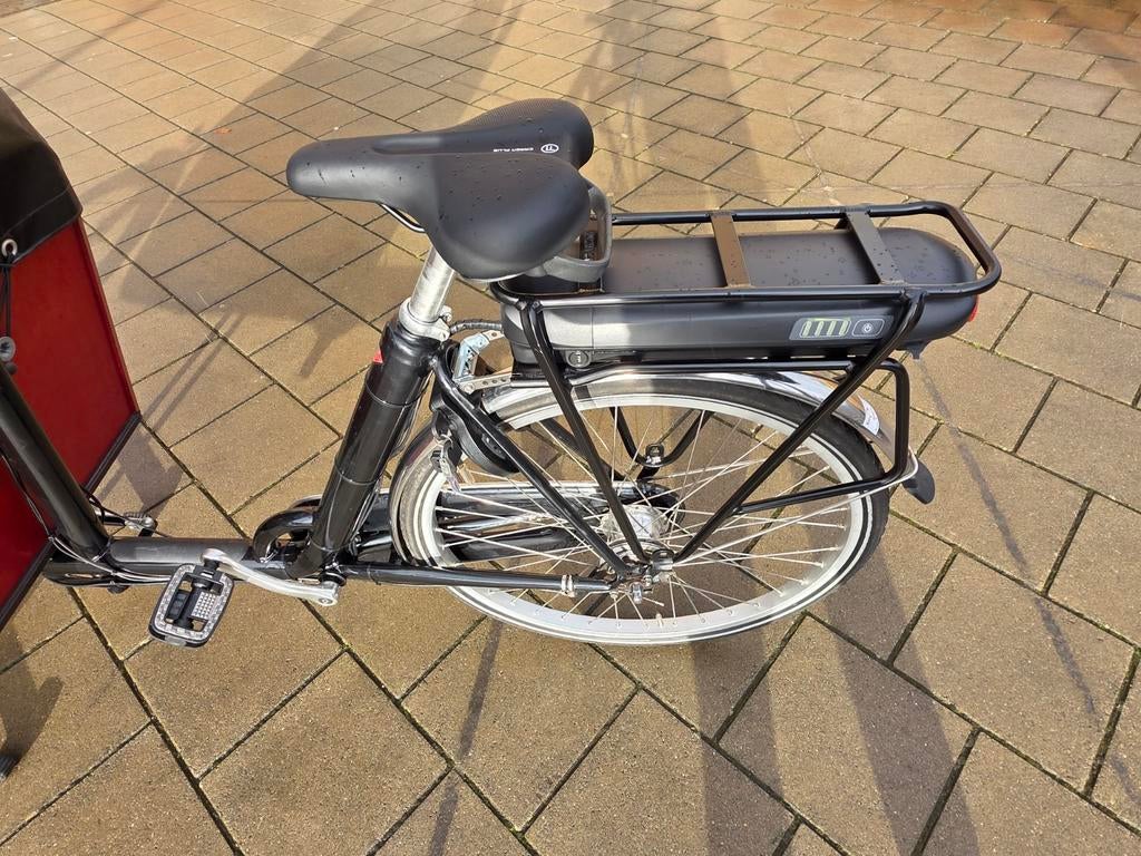 2dehands Cargo Bike long met nieuwe motor en accu!, Fietsen en Brommers, Fietsen | Bakfietsen, 4 kinderen of meer, Info@bakfiets.nl