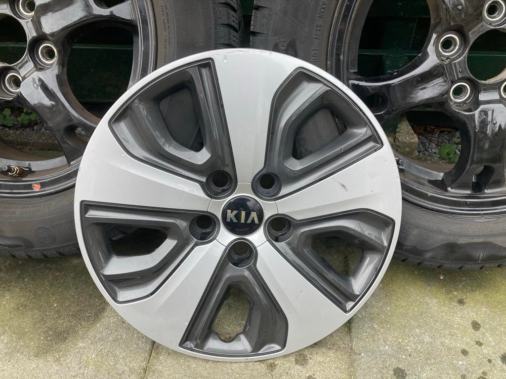 Originele Kia Niro 2017 stalen velgen + Continental winterba, Auto-onderdelen, Banden en Velgen, Ophalen, Gebruikt, 16 inch, Banden en Velgen