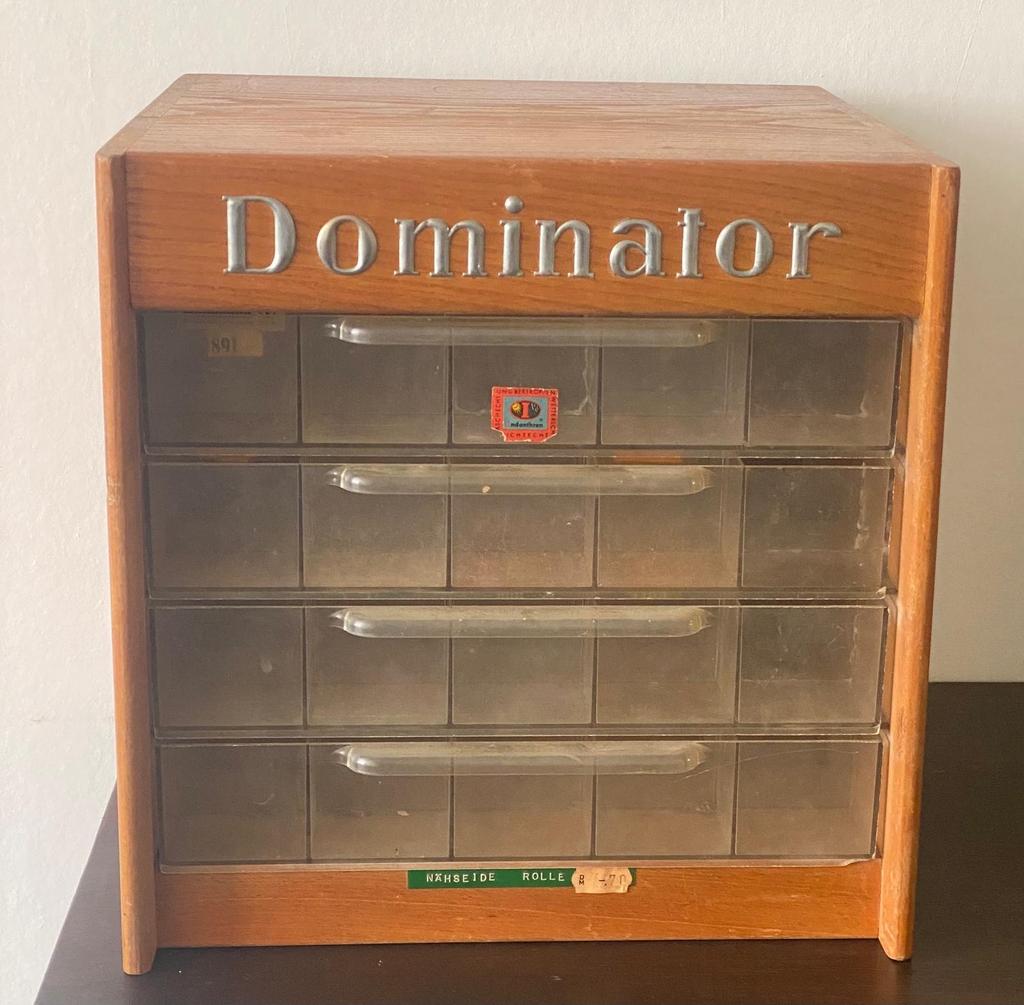 Houten garenkastje Dominator, Ophalen of Verzenden, Gebruikt, Overige typen