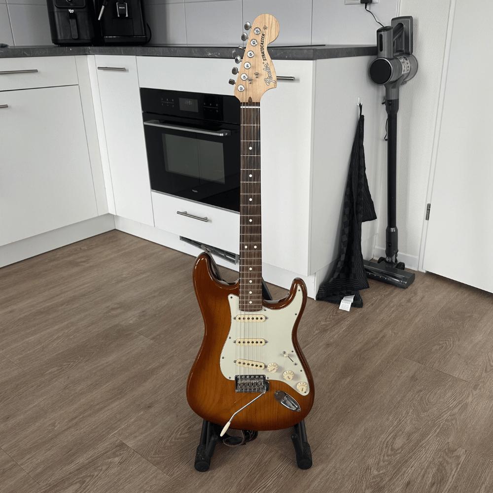 Fender American Performer Stratocaster (zo goed als nieuw), Muziek en Instrumenten, Ophalen of Verzenden, Zo goed als nieuw, Solid body