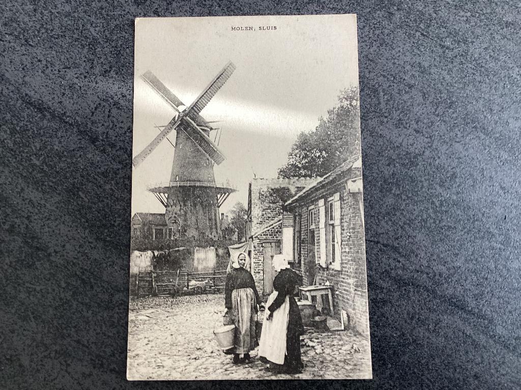 Sluis. No 1. Molen . Klederdracht., Ophalen of Verzenden, Voor 1920, Ongelopen, Zeeland