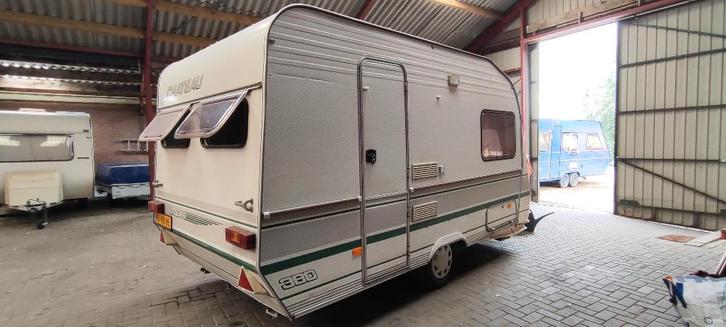 Caravan Chateau 380, Caravans en Kamperen, Caravans, Particulier, tot en met 4, 500 - 750 kg, Rondzit, Chateau, 4 tot 5 meter