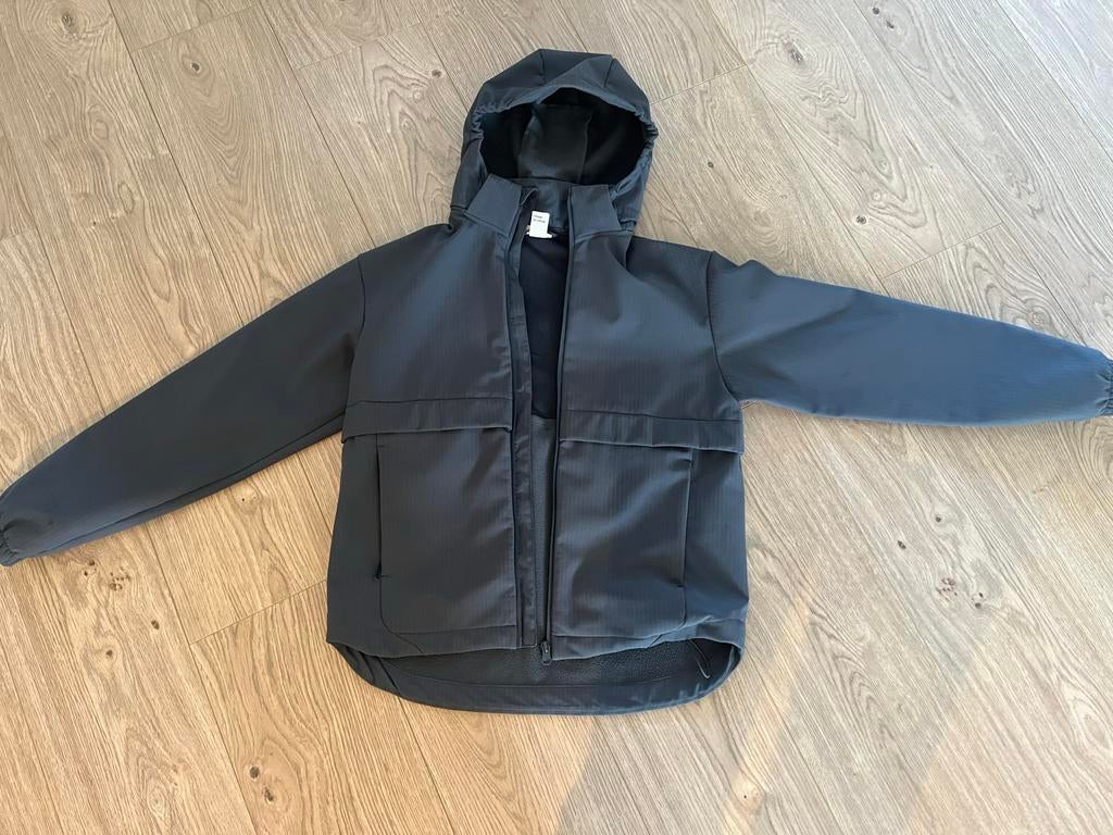 H&M Softshell Jas Grijs Maat 140 - Zo goed als nieuw, Kinderen en Baby's, Ophalen of Verzenden, Zo goed als nieuw, Jongen of Meisje