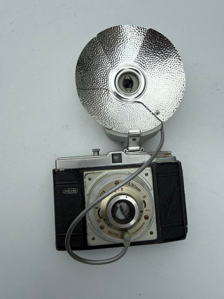 Vintage Dacora camera met flitser, Audio, Tv en Foto, Fotocamera's Analoog, Ophalen of Verzenden, Gebruikt, Compact, Overige Merken
