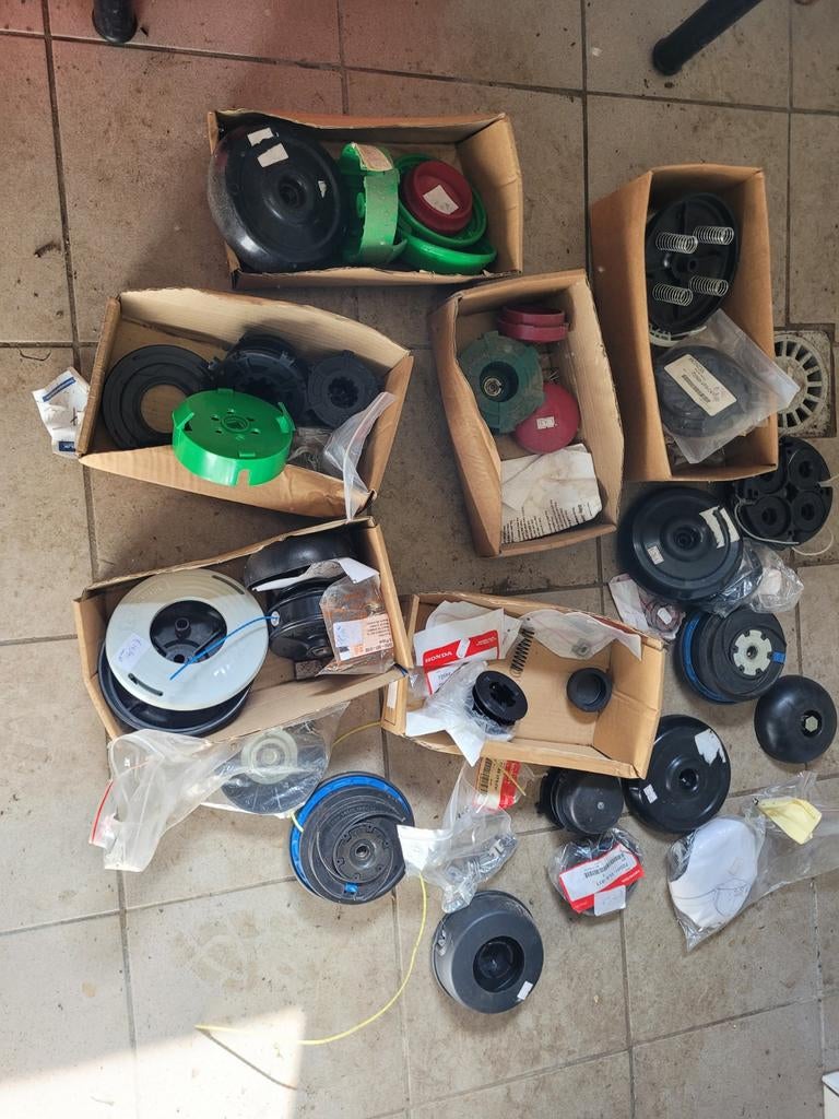 Bosmaaier onderdelen draadkoppen, Ophalen, Nieuw, Benzine