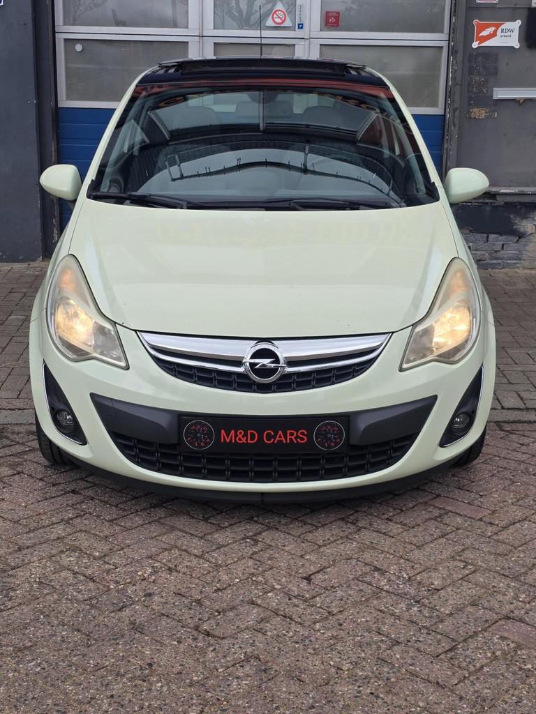 Opel Corsa 1.4-16V Cosmo PANO/AIRCO/NAP/STOEL VERW/ CR CONTR, Voorwielaandrijving, Euro 5, 101 pk, Leder en Stof