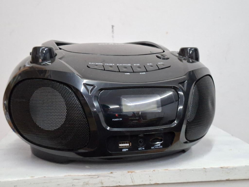 zwarte draagbare cd speler met radio usb verlichting ect, Audio, Tv en Foto, Cd-spelers, Gebruikt, Overige merken, Draagbaar, Met radio
