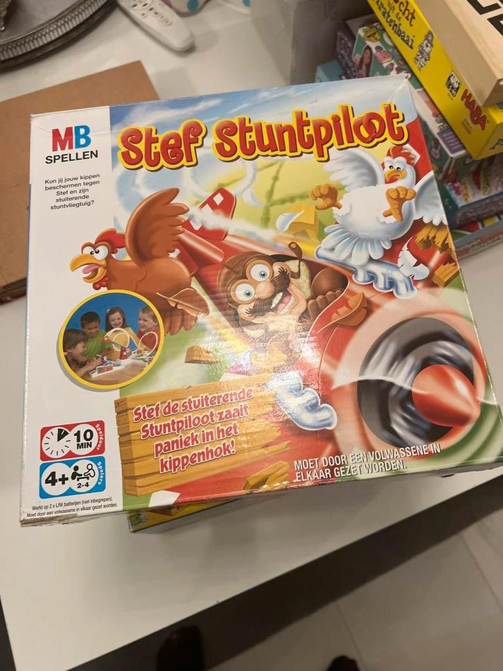 Stef Stuntpiloot - MB Spellen - Leuk familiespel, Hobby en Vrije tijd, Gezelschapsspellen | Bordspellen, Gebruikt, Drie of vier spelers