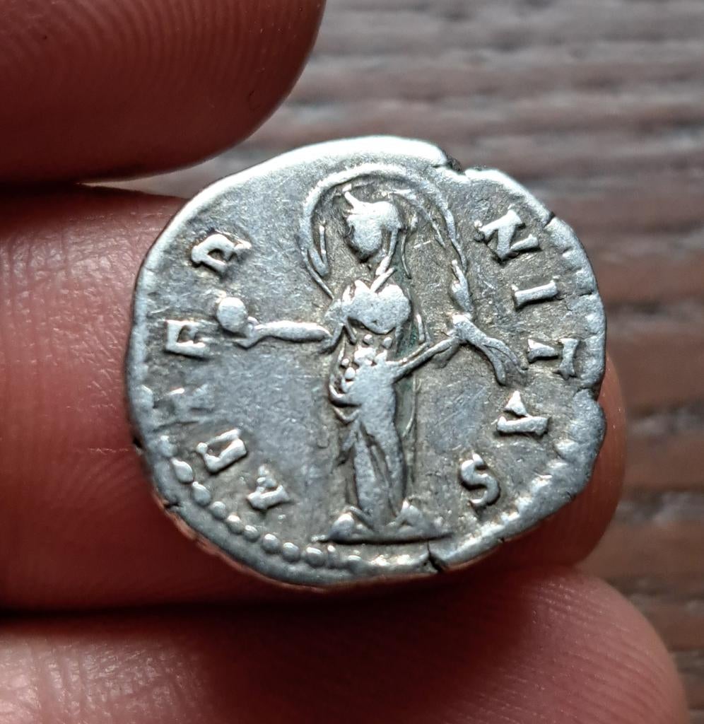Faustina Senior - DIVA AETERNITAS - Zilveren denarius, Ophalen of Verzenden, Overige landen, Losse munt, Zilver