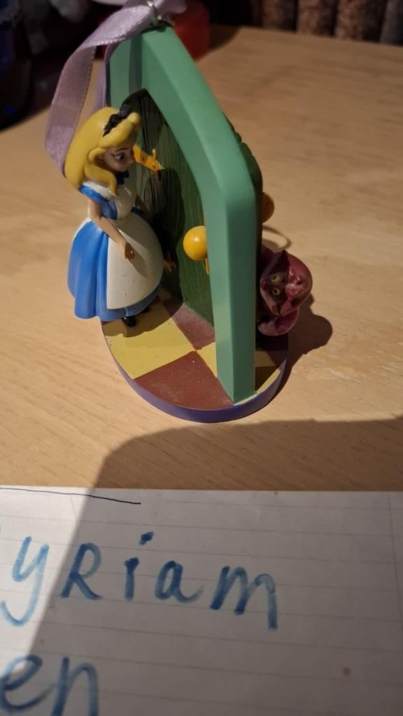 Disney Alice in Wonderland and Cheshire Cat door ornament, Verzamelen, Ophalen of Verzenden, Overige figuren, Zo goed als nieuw