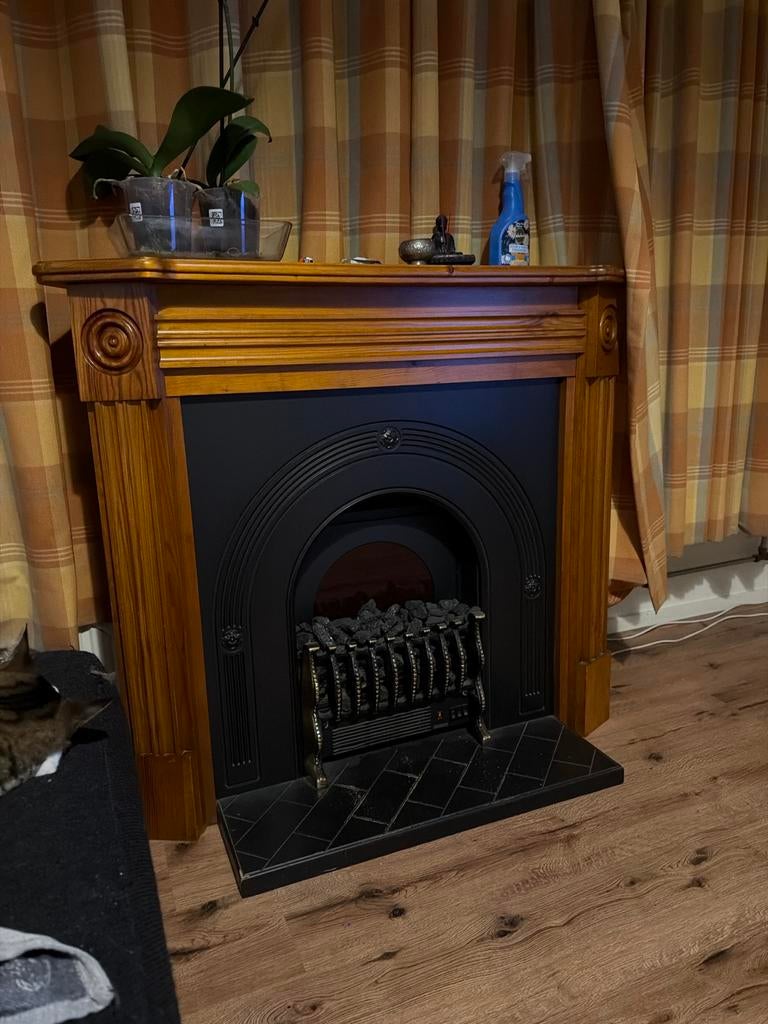 Decoratieve elektrische haard met schouw, Huis en Inrichting, Haarden, Ophalen, Gebruikt, Vrijstaande haard, Elektrische haard