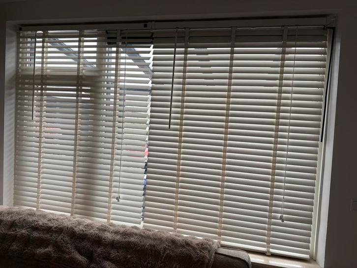 Witte houten jaloezieën voor raam, Huis en Inrichting, Stoffering | Gordijnen en Lamellen, Zo goed als nieuw, 150 tot 200 cm, 100 tot 150 cm