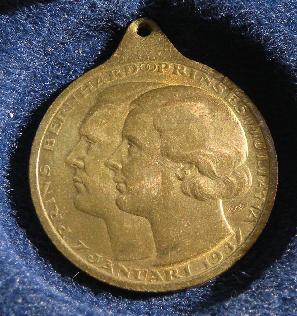 1937: Penning Amsterdam t.g.v. huwelijk Juliana Bernhard, Postzegels en Munten, Ophalen of Verzenden, Overige materialen, Nederland