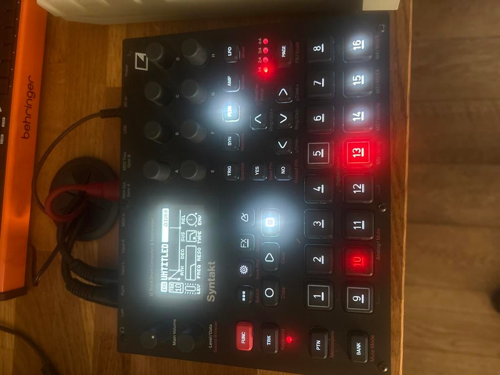Elektron Syntakt - Zo goed als nieuw, incl. doos en kabels, Muziek en Instrumenten, Overige aantallen, Zo goed als nieuw, Met midi-aansluiting