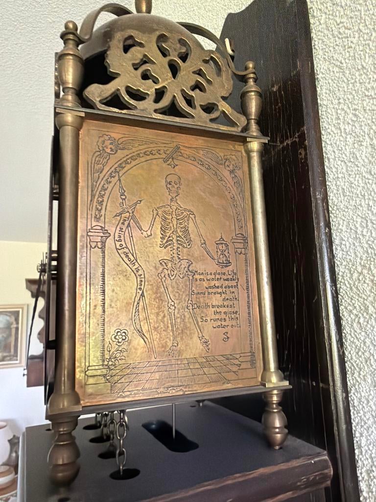 Antieke slinger wandklok, niet-tikkende stille veegbeweging, vintage