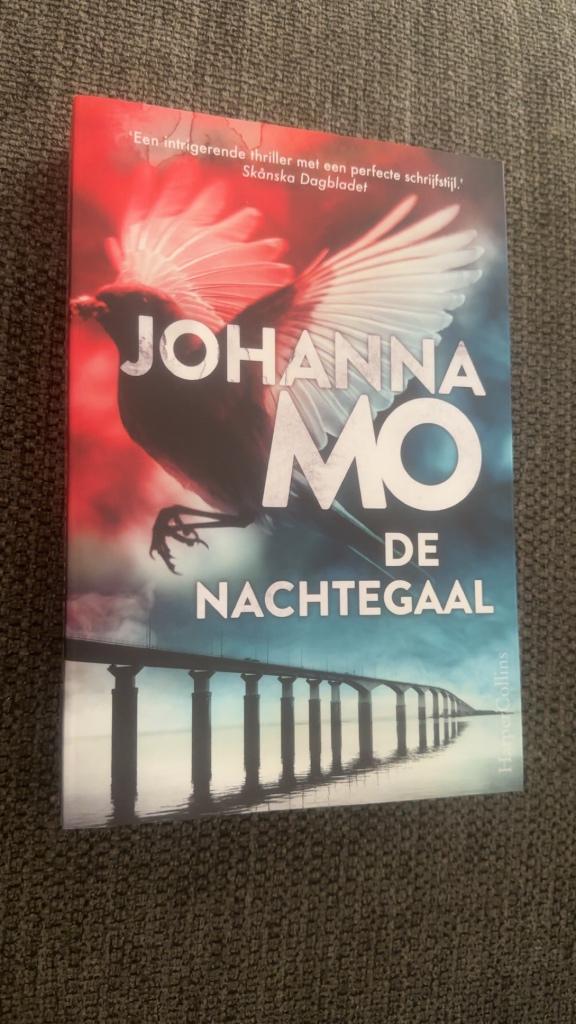 De nachtegaal. Thriller., Ophalen of Verzenden, Zo goed als nieuw, Johanna Mo