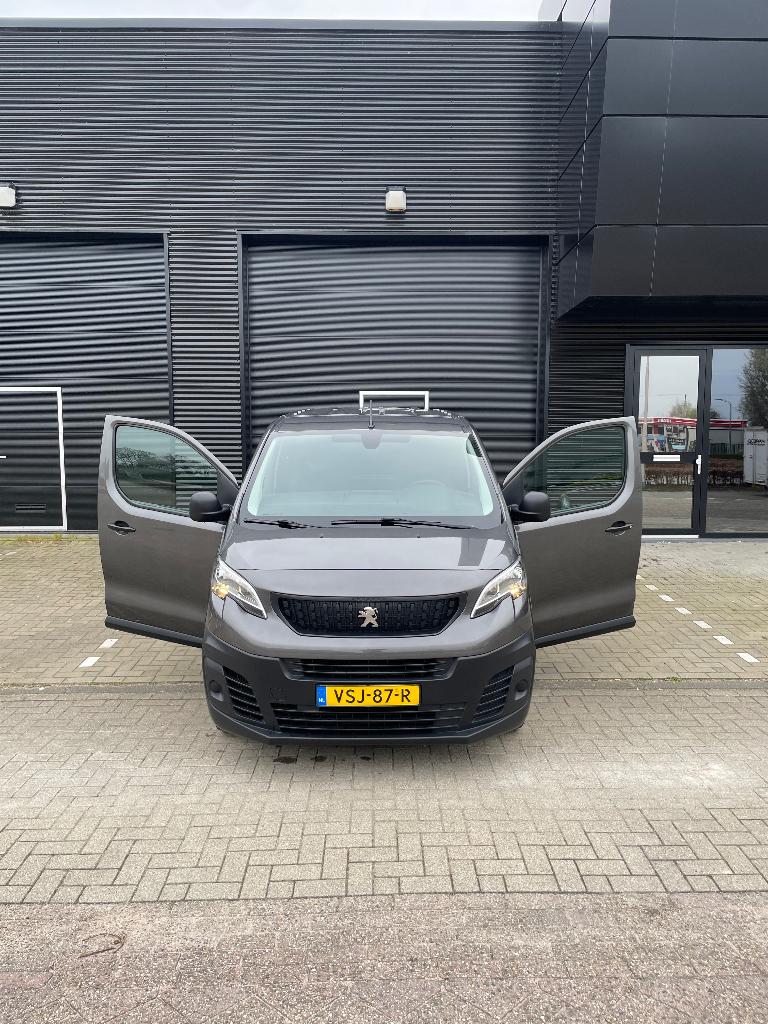 Peugeot Expert 226S GB 1.5 Bluehdi 100pk 3p. 2022 Grijs, Auto's, Voorwielaandrijving, 15 km/l, 4 cilinders, Leder en Stof