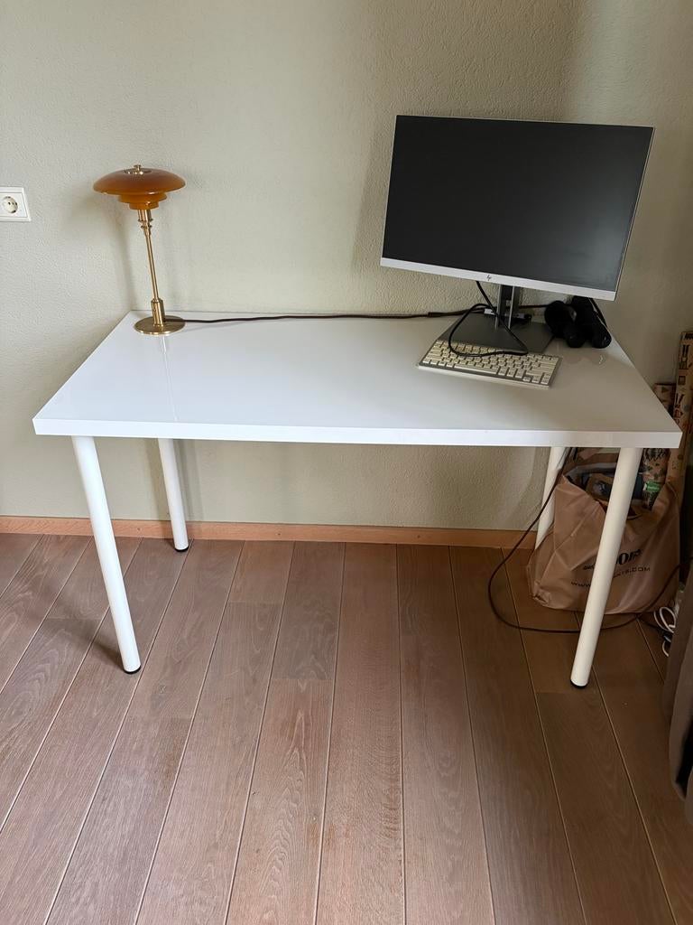 Wit bureau tafel, Gebruikt, Spaanplaat of MDF, Ophalen of Verzenden, Overige merken