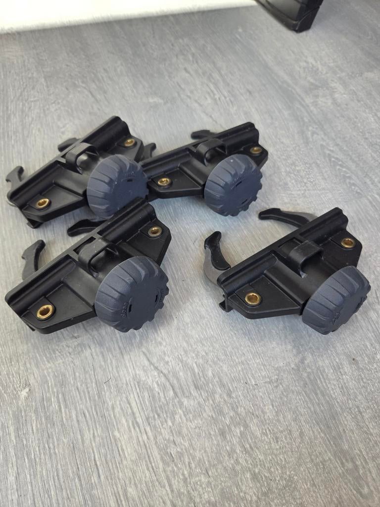 Thule FastGrip dakkoffer bevestigingsklemmen (set van 4), Ophalen, Zo goed als nieuw