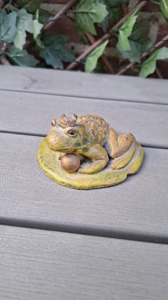 Efteling beeld kikkerkoning jaren 90, Ophalen, Gebruikt, Beeldje of Poppetje