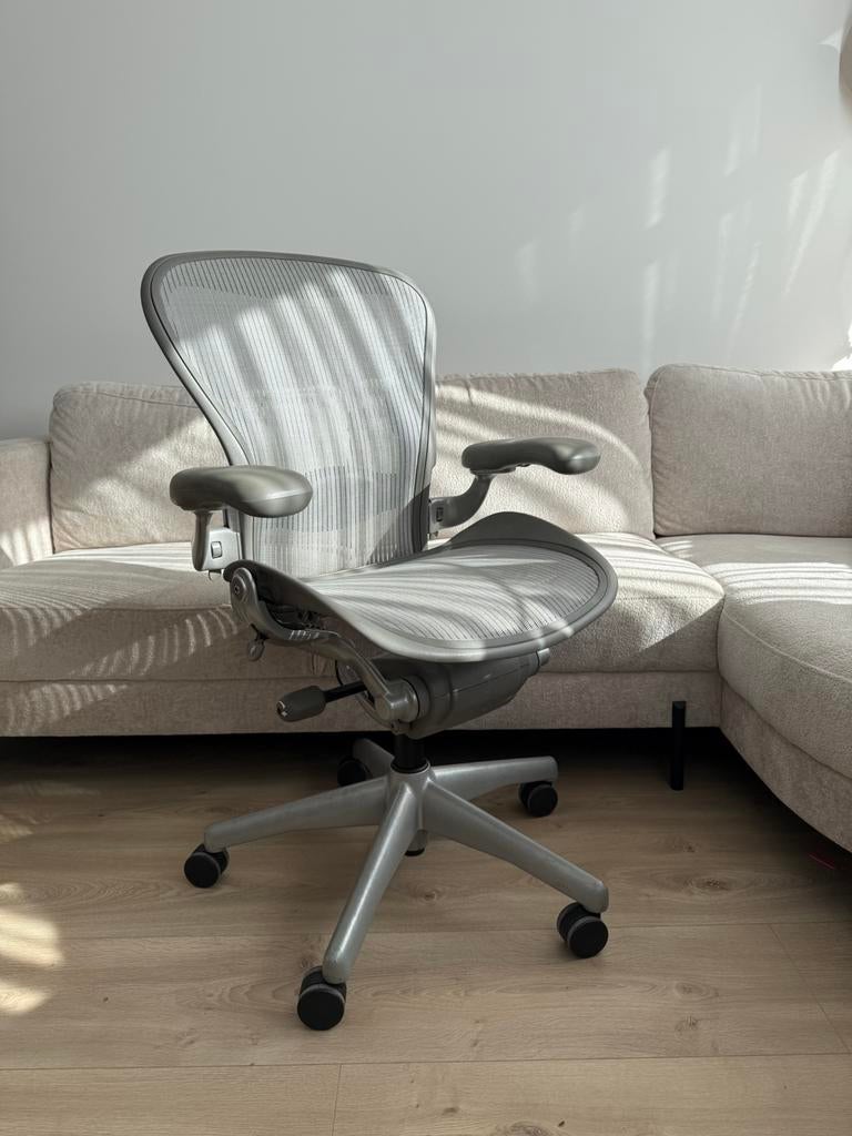 Herman Miller Aeron B luxe bureaustoel Mineral Satin, Huis en Inrichting, Bureaustoelen, Ophalen of Verzenden, Zo goed als nieuw