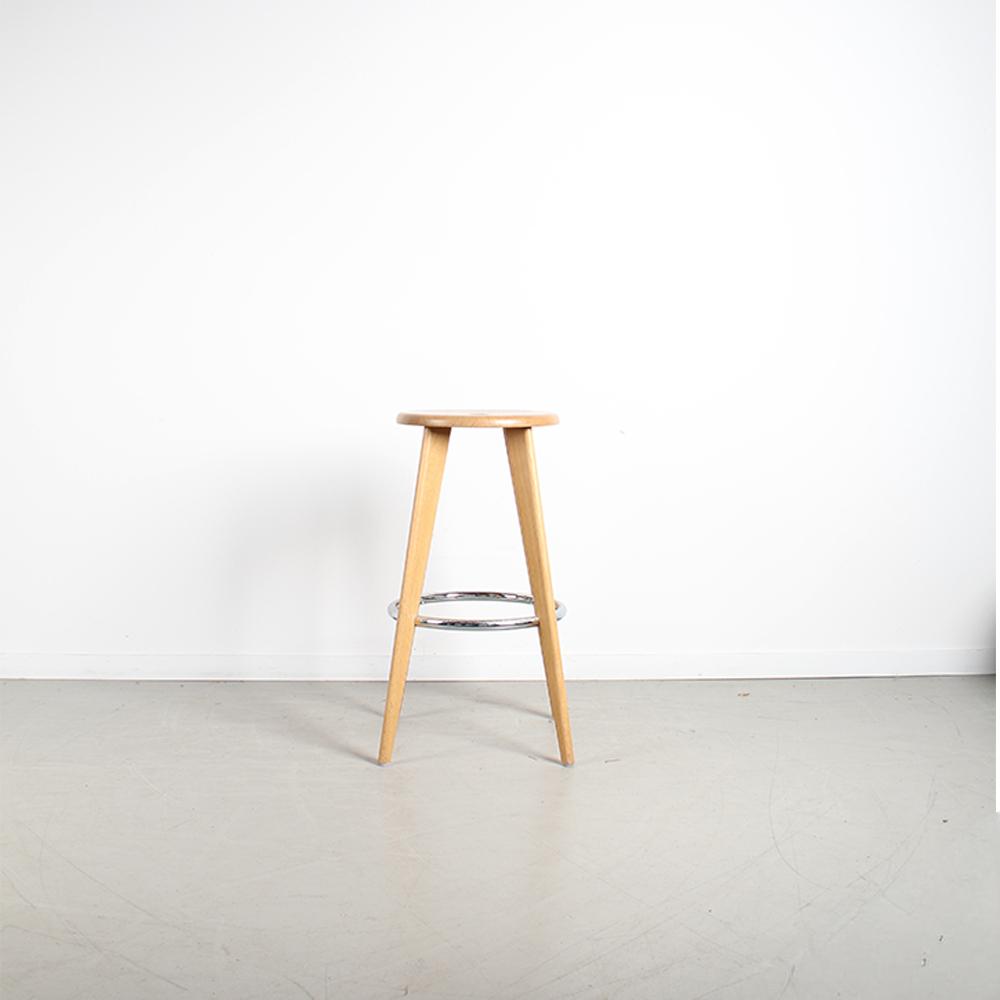 6x Vitra Jean Prouve Tabouret Haut Kruk – Eikenhout, Niet ingevuld, Niet ingevuld, Ophalen of Verzenden, Zo goed als nieuw