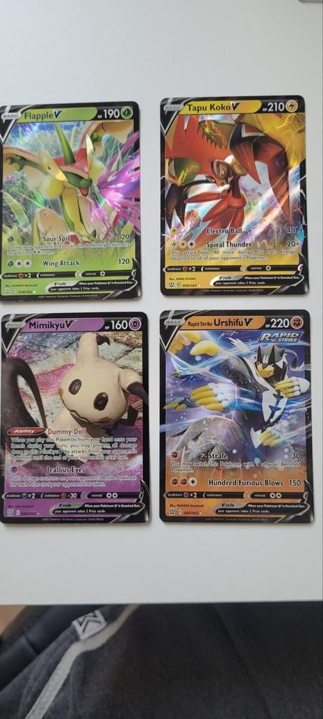 4 leuke Pokémon V kaarten uit de set Battle Styles, Ophalen of Verzenden, Nieuw, Meerdere kaarten, Foil
