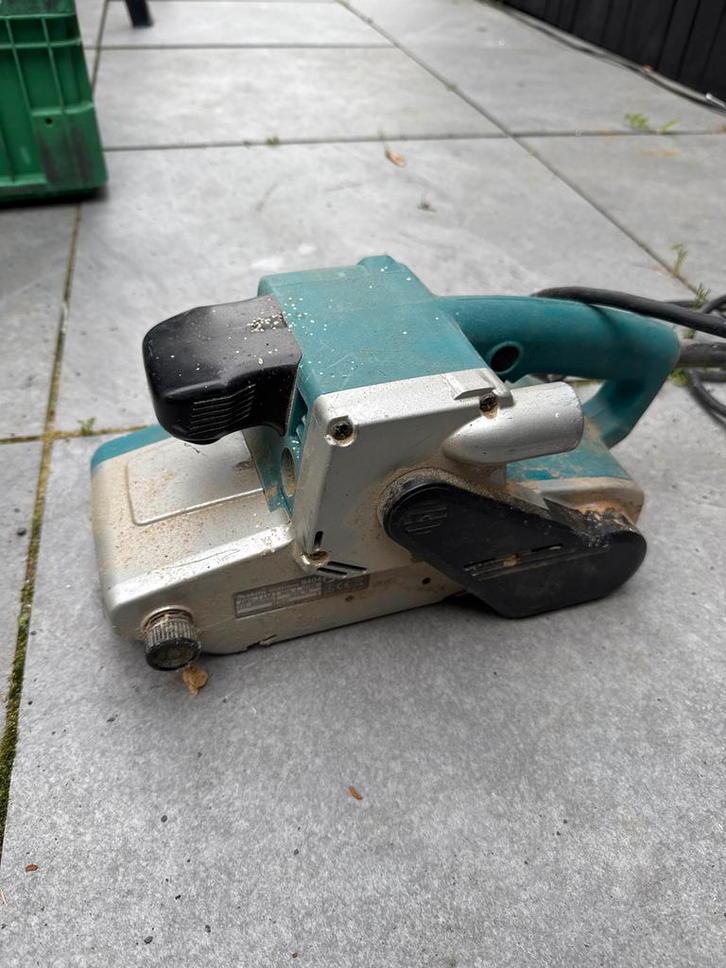 Makita Bandschuurmachine 9404 - Krachtig en Betrouwbaar, Doe-het-zelf en Verbouw, Gereedschap | Schuurmachines, Zo goed als nieuw