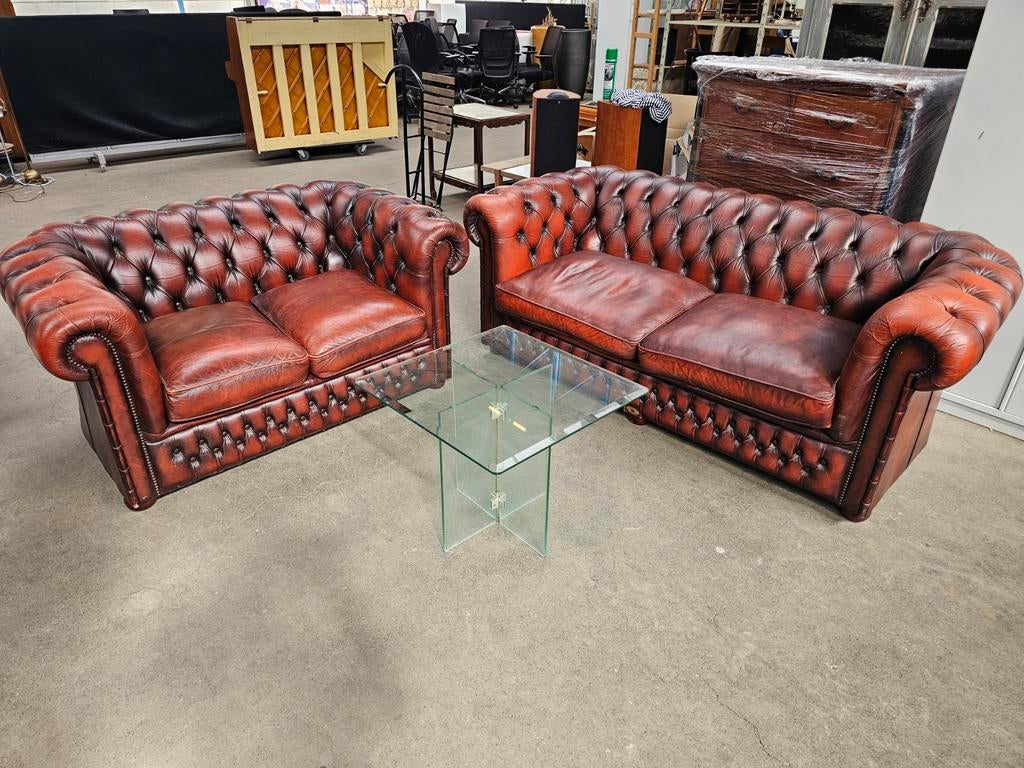 Set van 2 en 3-zits Chesterfield banken, Huis en Inrichting, Banken | Bankstellen, Gebruikt, Klassiek, Chesterfield, Engels, 150 tot 200 cm