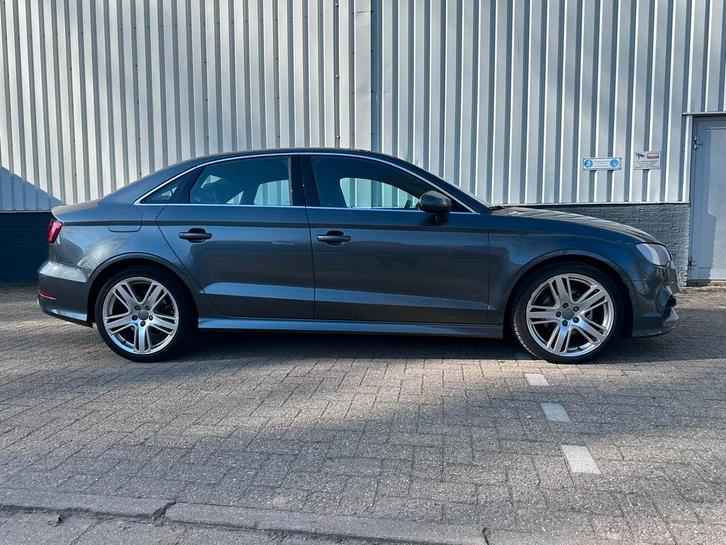 Audi A3 1.6 TDI 81KW Sedan S-tronic 2014 Grijs, Auto's, Audi, Particulier, A3, Diesel, C, Sedan, Automaat, Origineel Nederlands