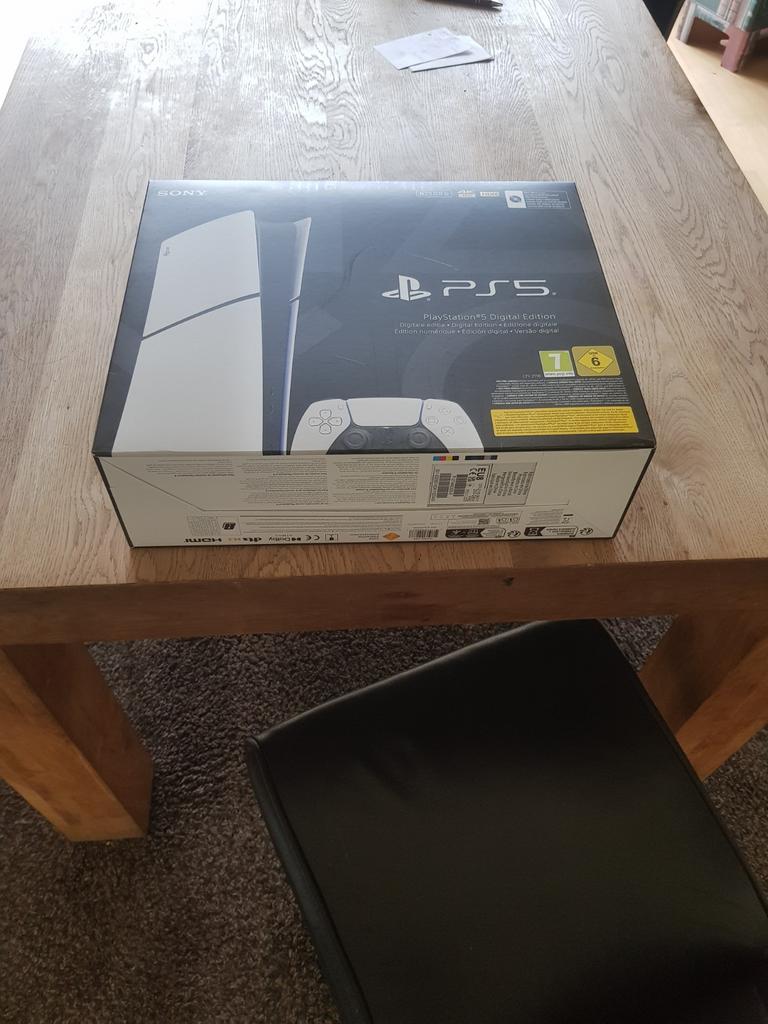 PlayStation 5 Digital Edition nieuw in de doos met controlle, Spelcomputers en Games, Spelcomputers | Sony PlayStation 5, Ophalen of Verzenden