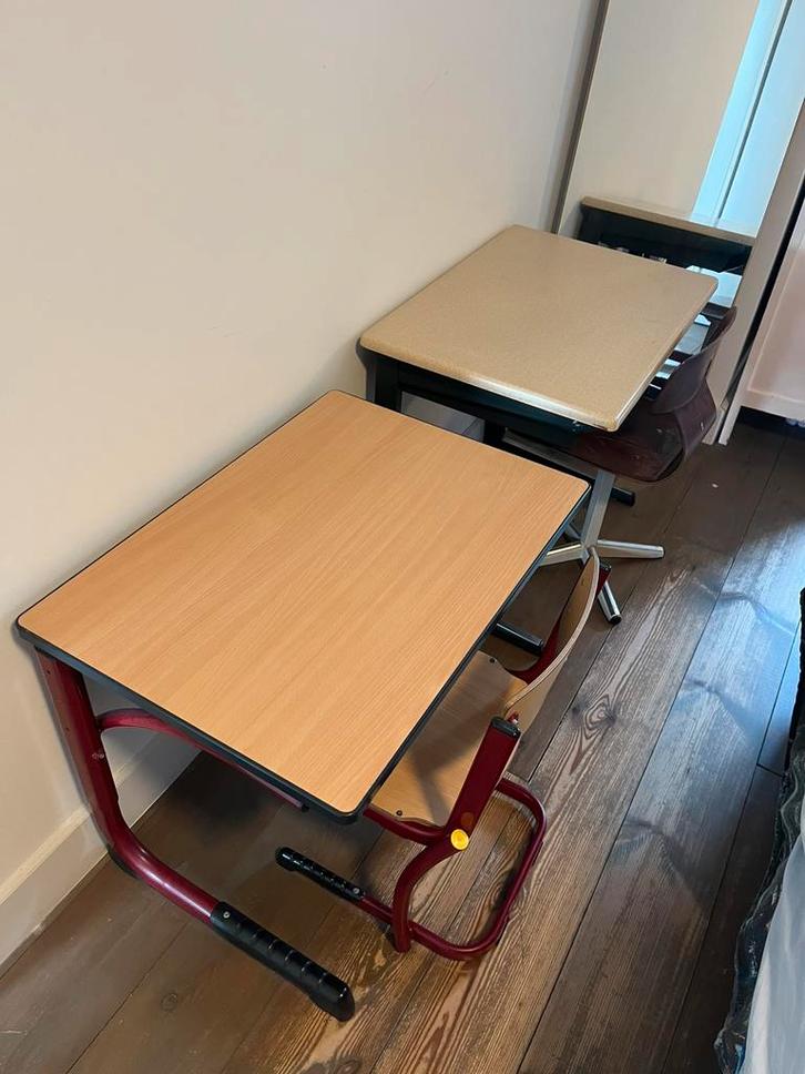 Schooltafeltjes en stoeltjes, Huis en Inrichting, Bureaus, Gebruikt, Schoolbureau, Overige merken, Overige stijlen, Met lades