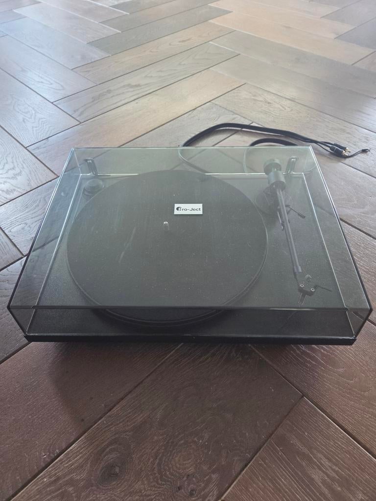 Pro-ject platenspeler, Ophalen