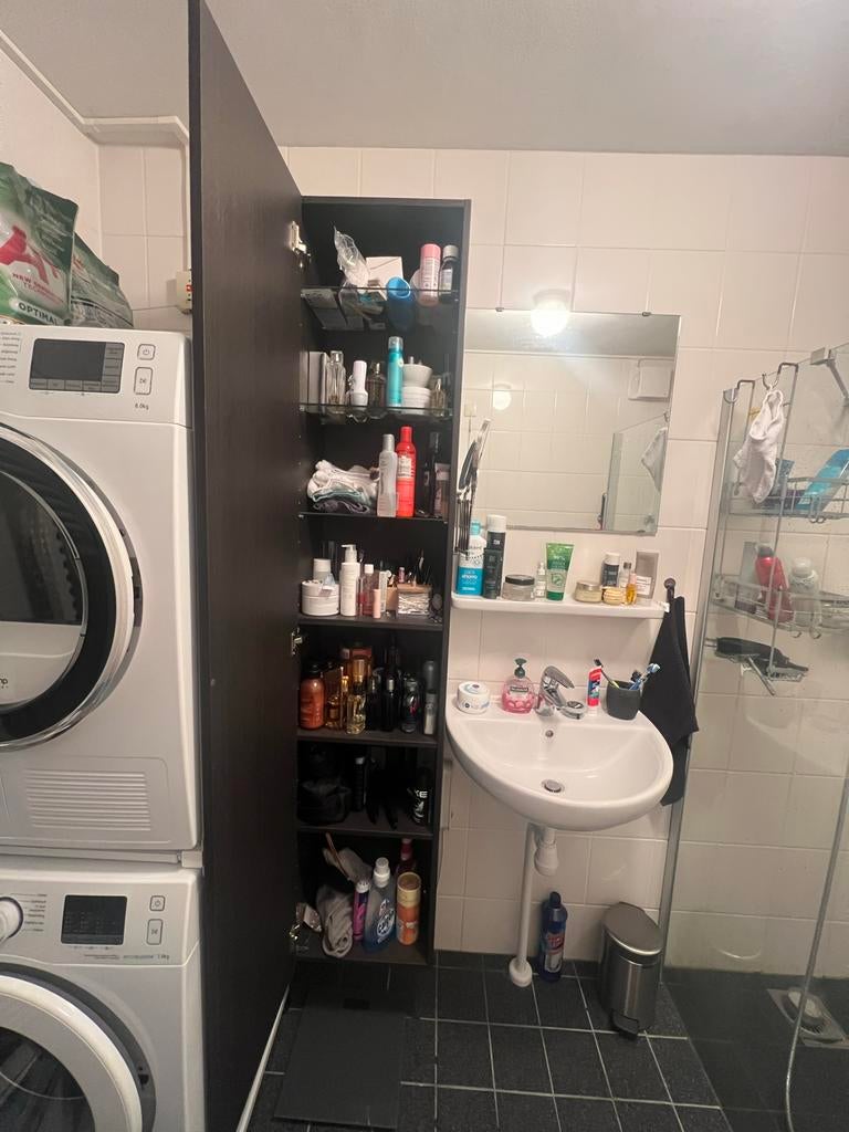 Zelfgemaakte donkerbruine houten kast met spiegel, Ophalen, Gebruikt