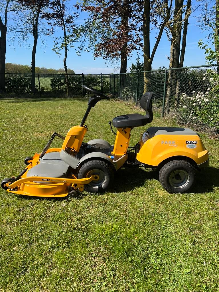 IZGS. Stiga Park Compact HST 15,5pk zitmaaier Nieuw maaidek!, Tuin en Terras, Zitmaaiers, Park Compact, Stiga, Zweden, Info@stiga.se