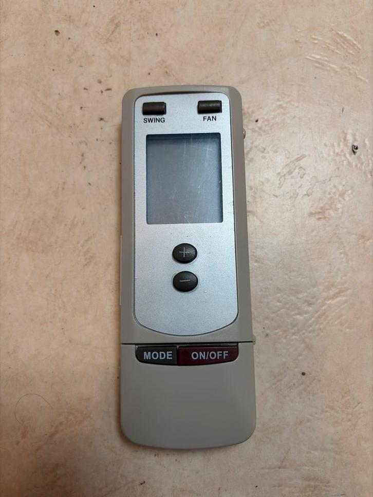 Universele afstandsbediening voor airconditioning, Witgoed en Apparatuur, Airco's, Gebruikt, Wandairco, Minder dan 60 m³, 3 snelheden of meer