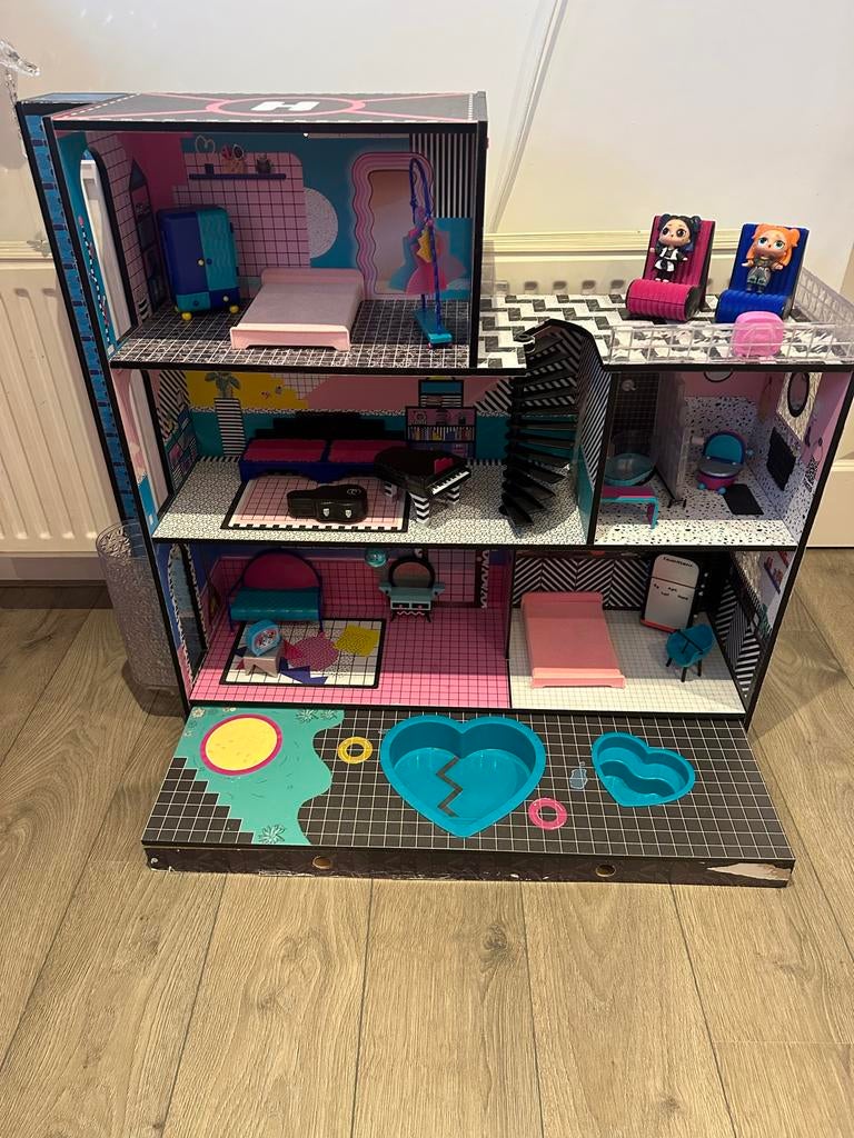 Mooi groot LOL Poppenhuis met uitgebreide accessoires, Ophalen, Gebruikt, Poppenhuis