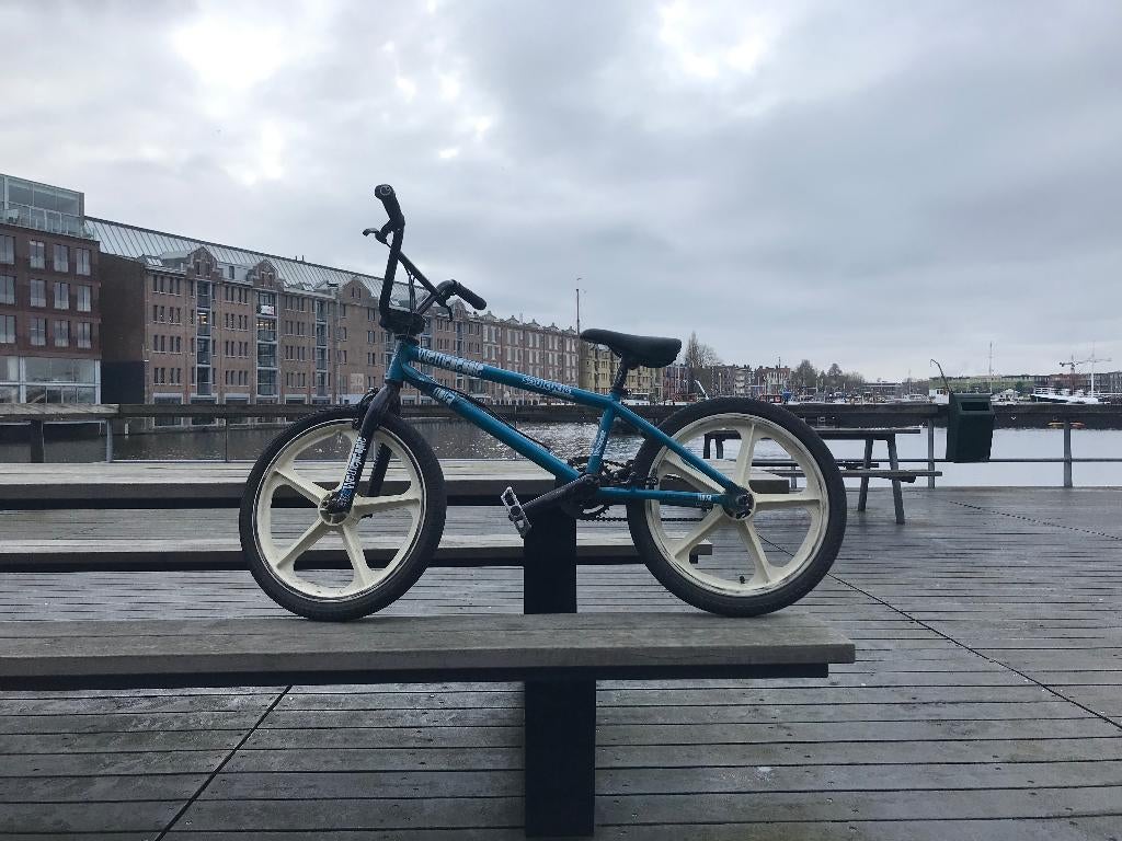 BMX WeThePeople Nova, Fietsen en Brommers, Staal, 20 tot 24 inch, Zo goed als nieuw, Voetsteunen