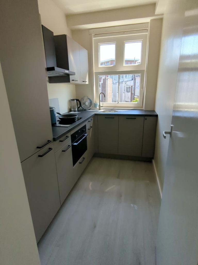Room for rent in Rotterdam / Kamer te huur in Rotterdam, Huizen en Kamers, Kamers te huur, Rotterdam