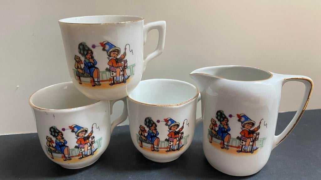 Antieke Porselein Kinderkopjes + Melkkannetje, Antiek en Kunst, Ophalen of Verzenden