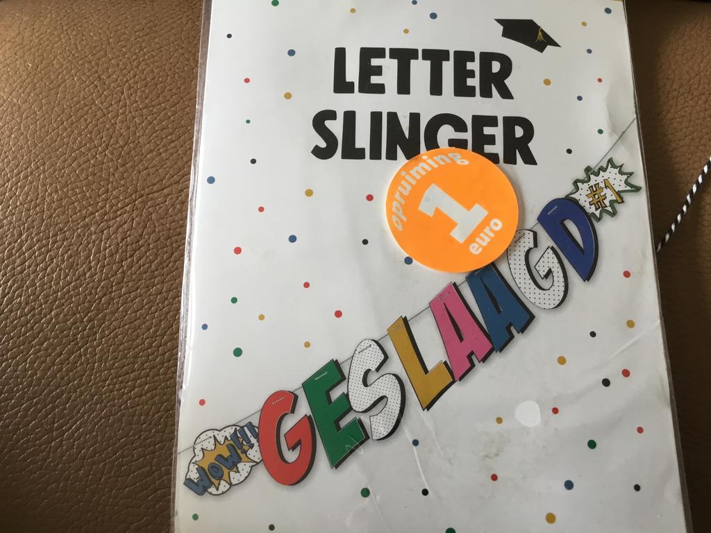 Letters geslaagd slinger ( moet vandaag weg)gratis, Ophalen, Zo goed als nieuw, Feestartikel, Overige