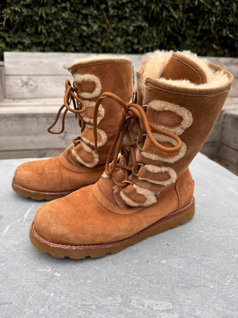 Ugg suède snowboots, Kleding | Dames, Beige, Snowboots, Ophalen of Verzenden, Zo goed als nieuw