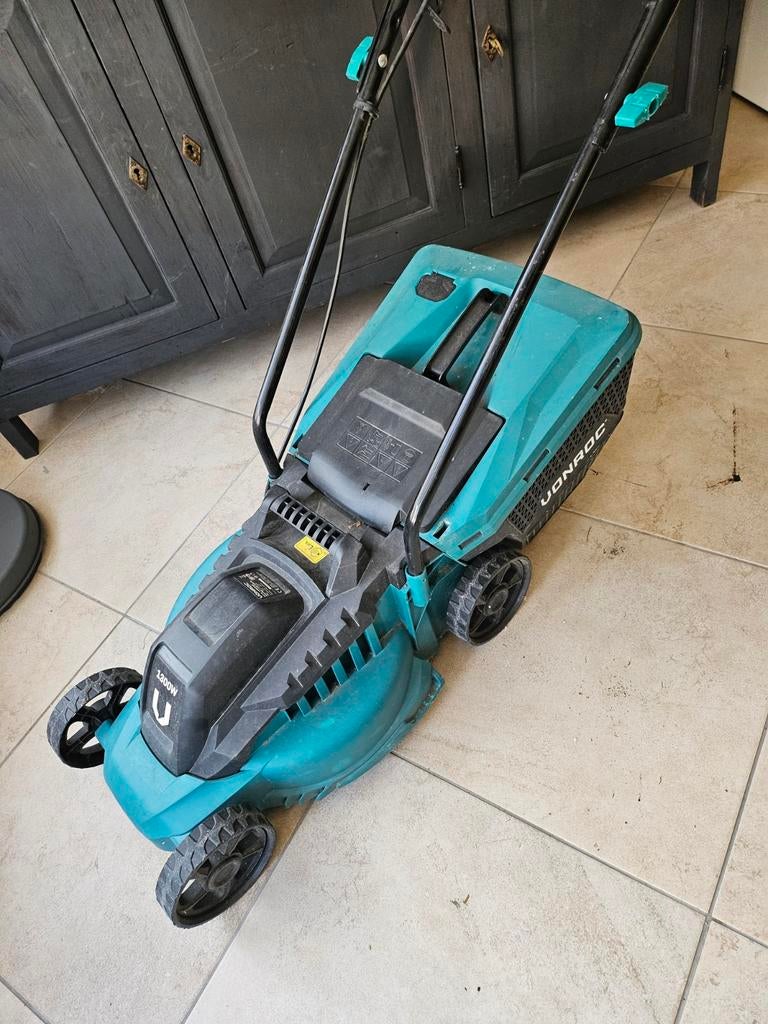 Vonroc electrische grasmaaier, Ophalen, Zo goed als nieuw