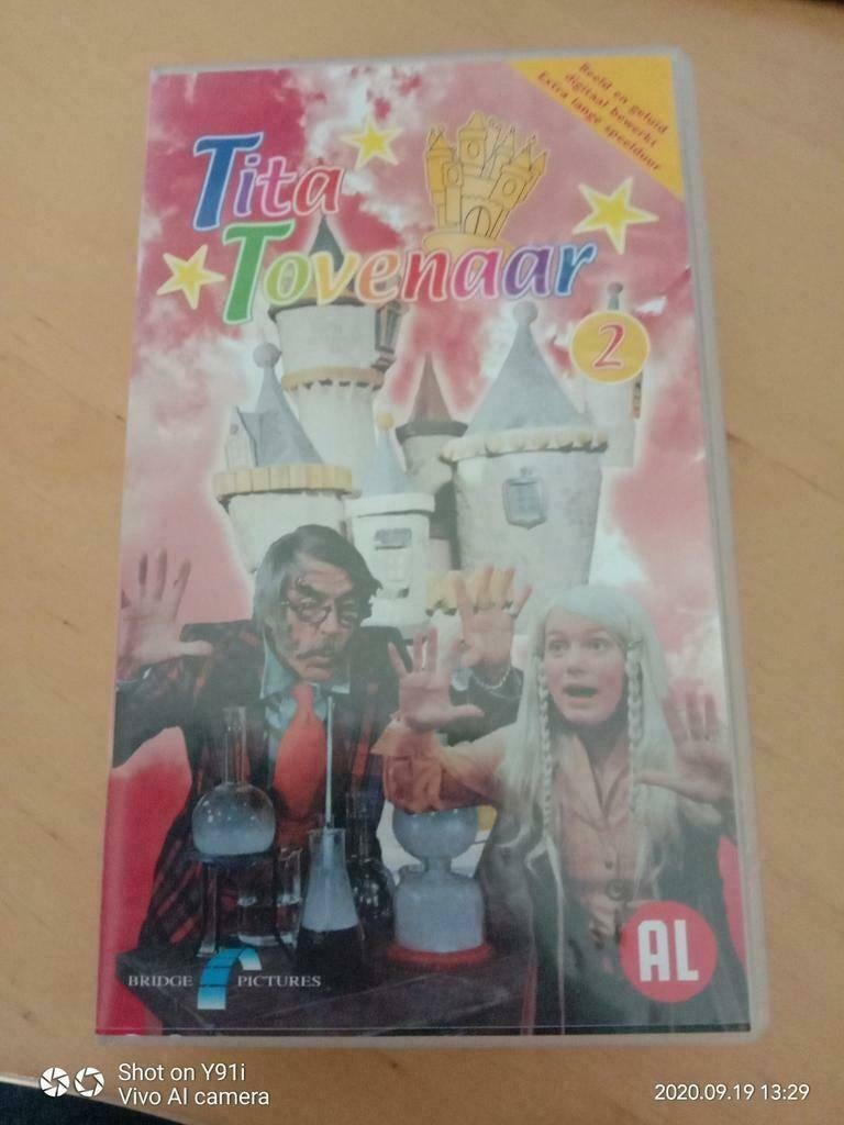 Vhs Tita tovenaar box, Alle leeftijden, Ophalen of Verzenden, Zo goed als nieuw